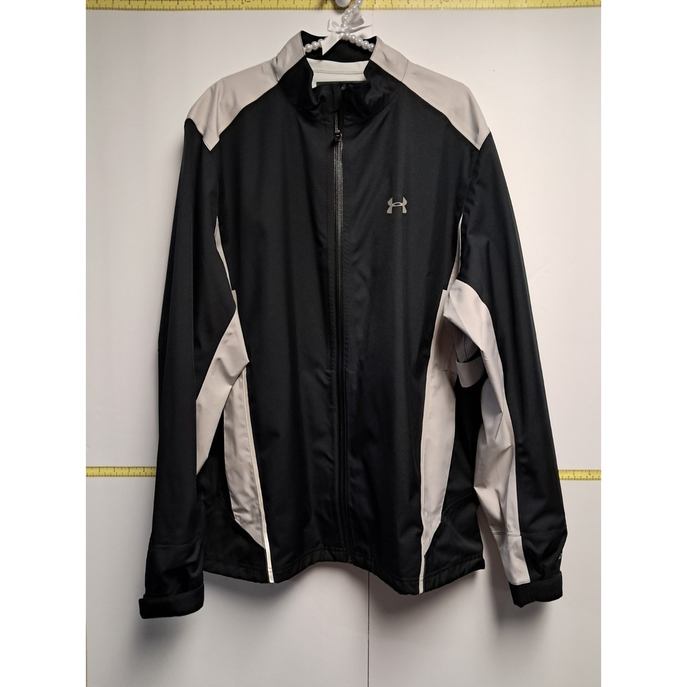 Mens Under Armour Jacket. Black And Light Gray. Size XL Small Mark On Right Slee